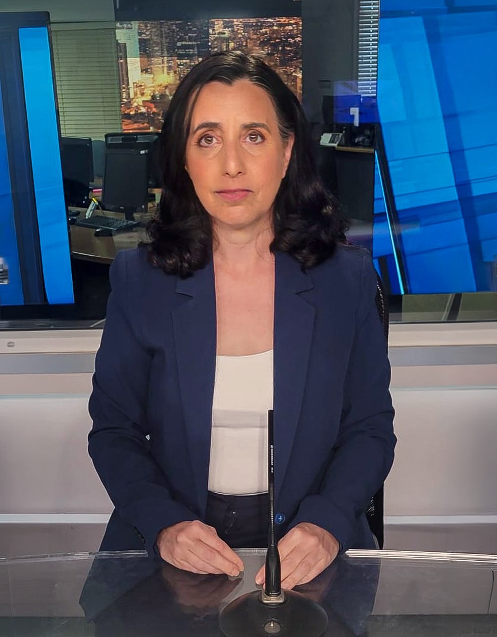 Dr Amira Halperin